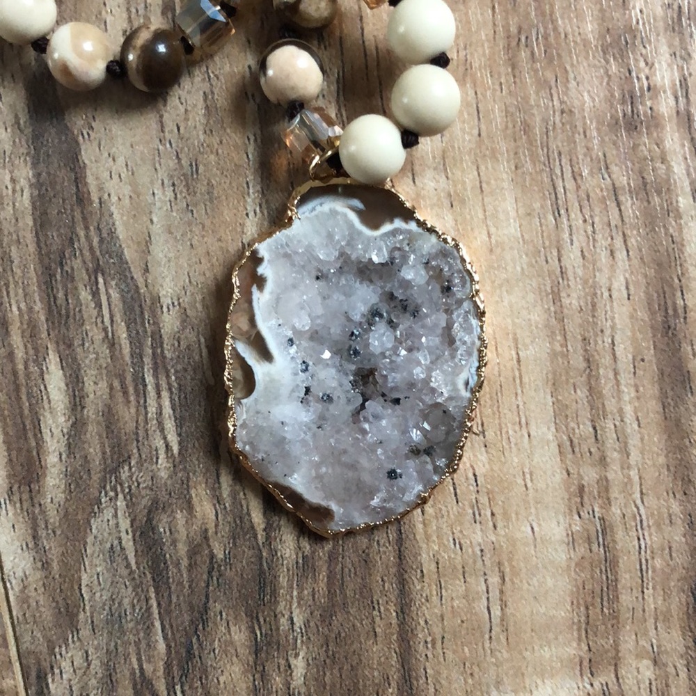 Restock!!🍃Druzy Quartz Pendant Necklace!🌺 - Picture 7 of 7